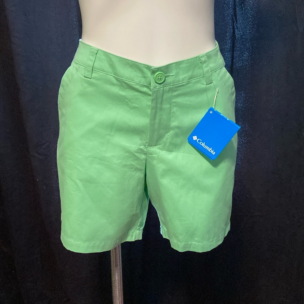 Columbia Kenzie cove shorts in green size 10 new with partial tag